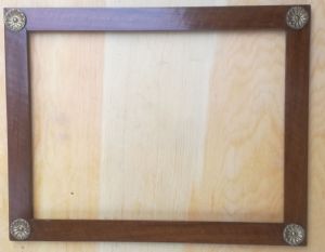Cornice in noce con 4 rosette in metallo negli angoli XIX °sec.